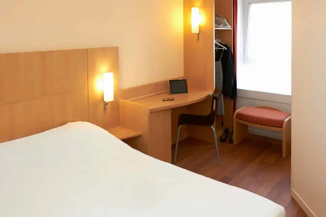 Ibis Beaune Centre 9