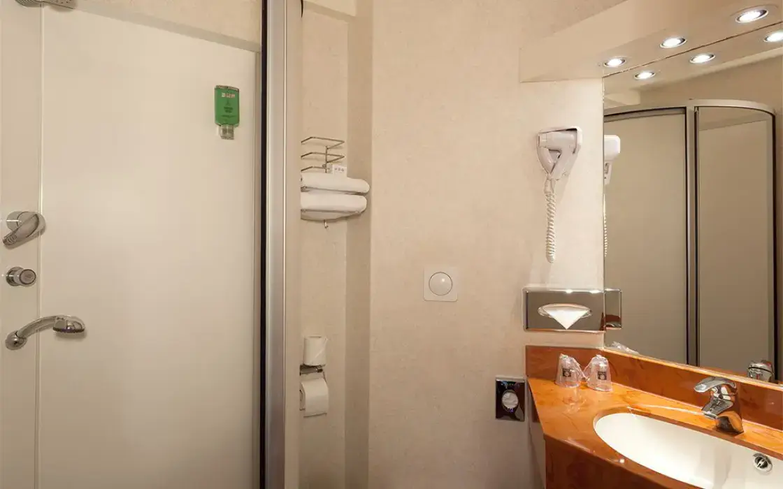 Comfort Hôtel Airport CDG 9