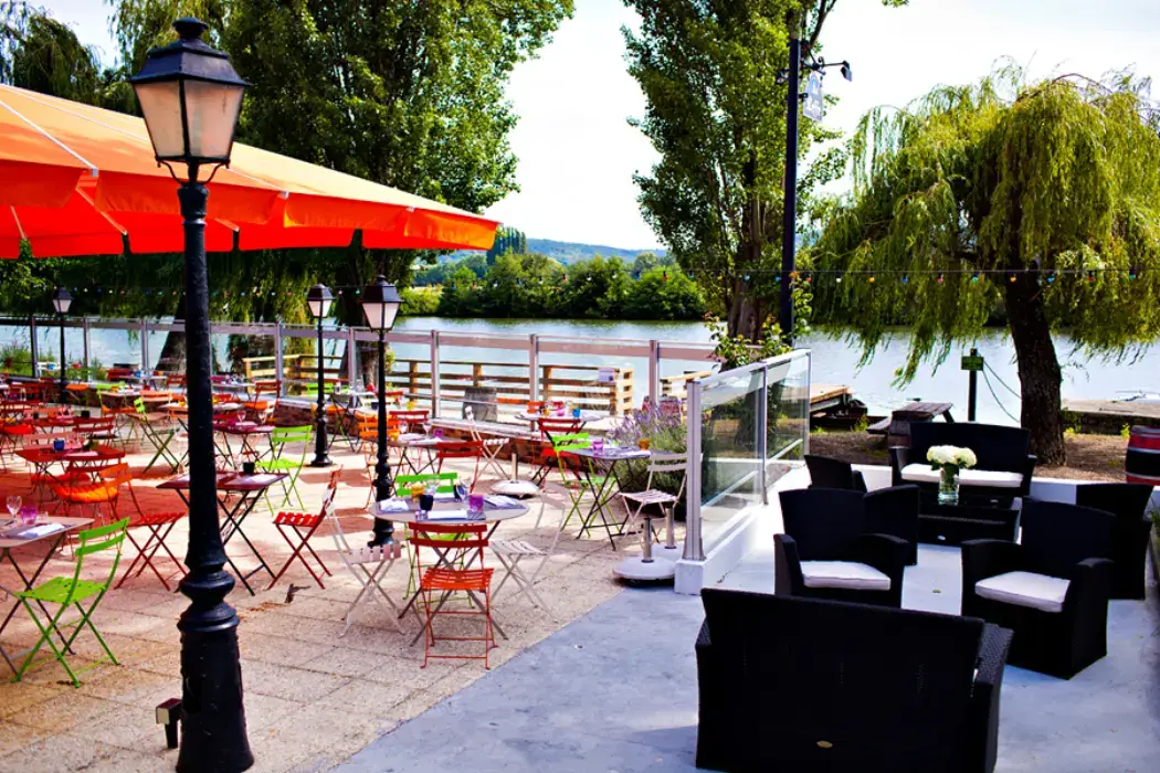 Les Canisses Hôtel Restaurant