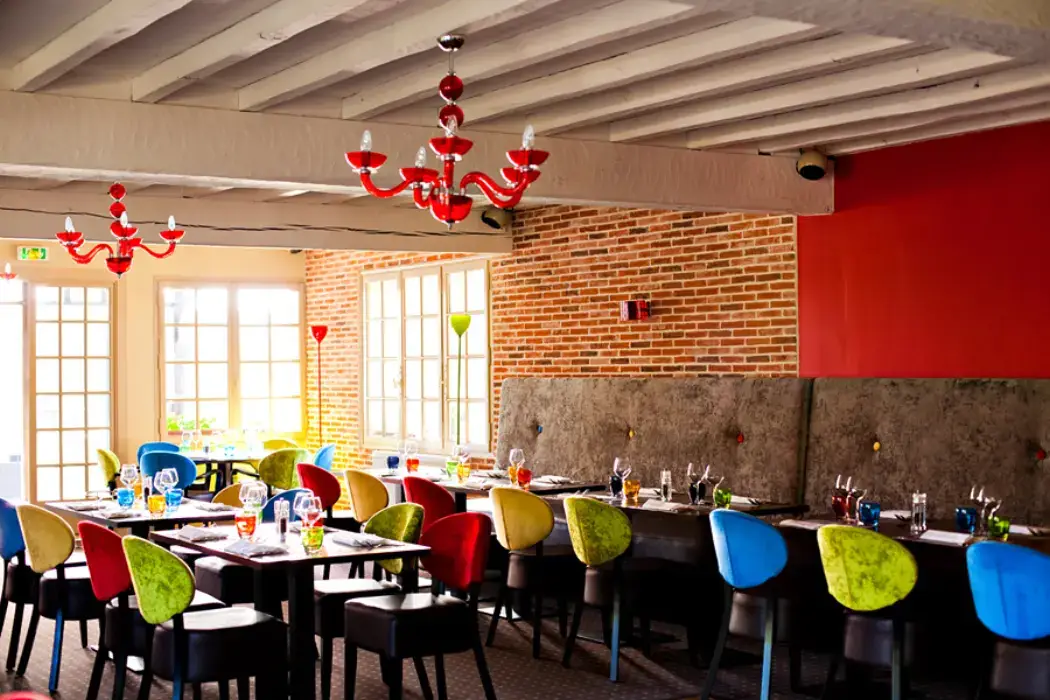 Les Canisses Hôtel Restaurant 9