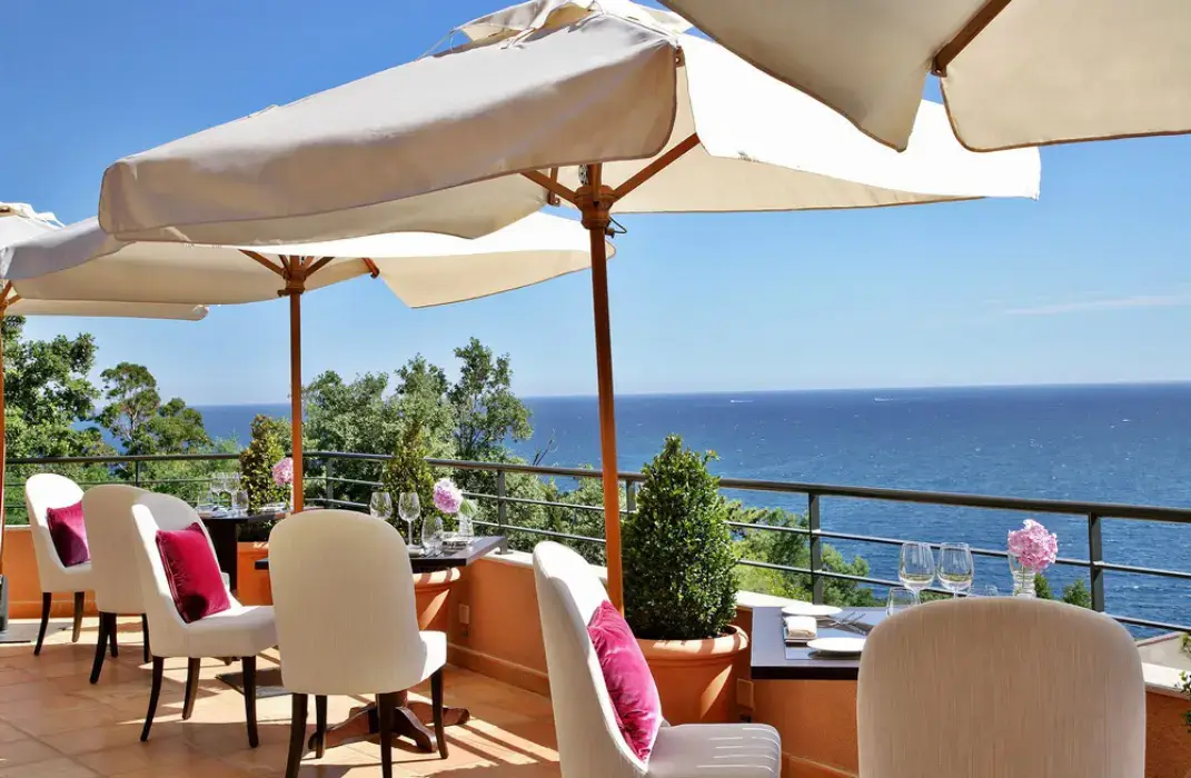 Tiara Yaktsa Côte d'Azur 3
