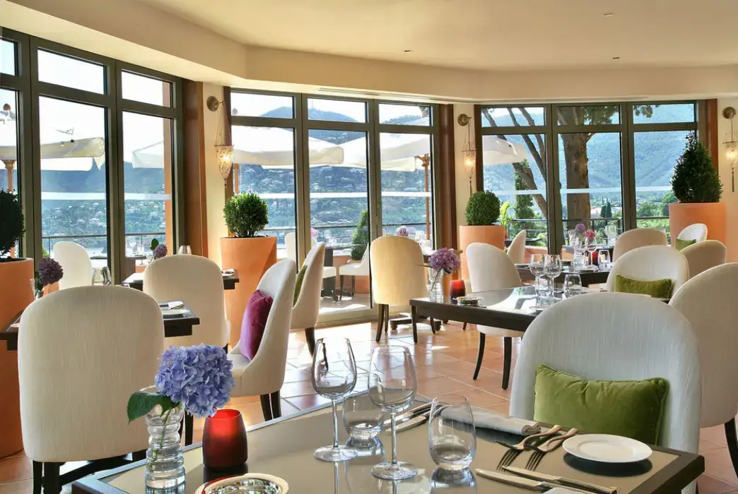 Tiara Yaktsa Côte d'Azur 7