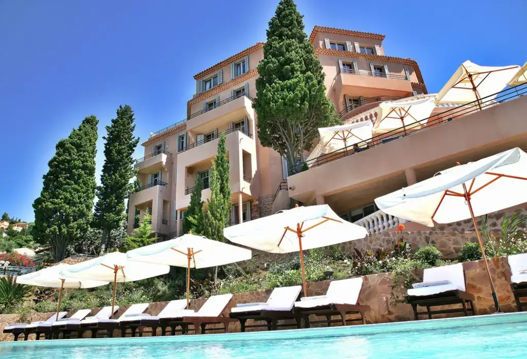 Tiara Yaktsa Côte d'Azur 9