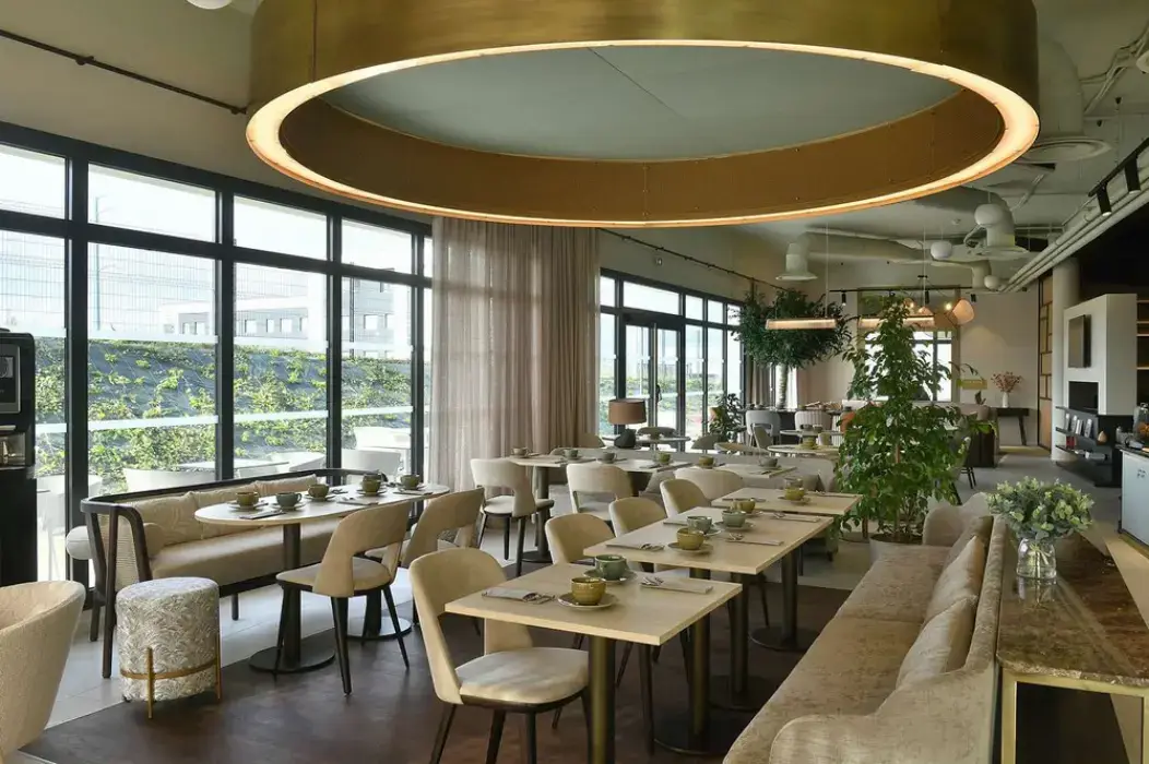 Golden Tulip Reims 6
