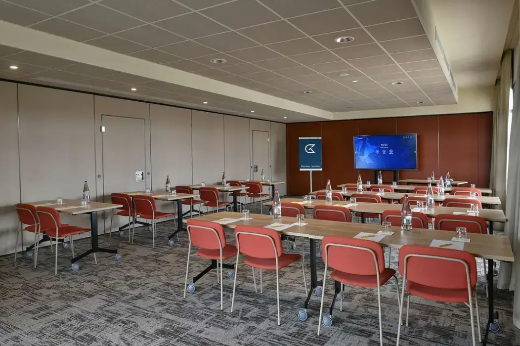 Golden Tulip Reims 8