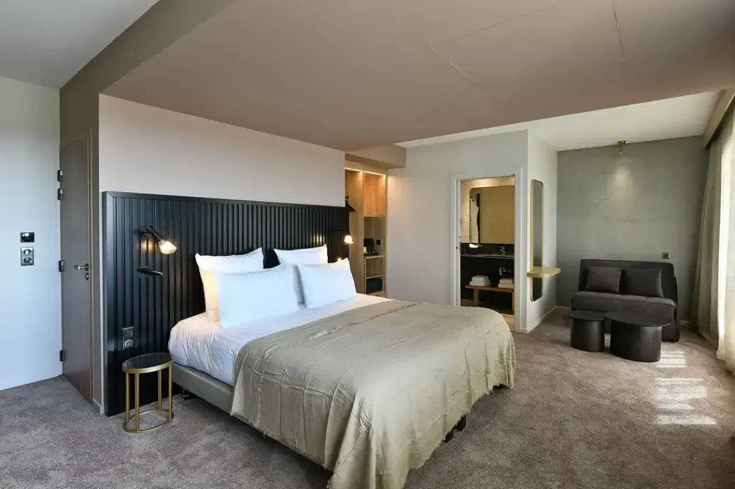Golden Tulip Reims 12