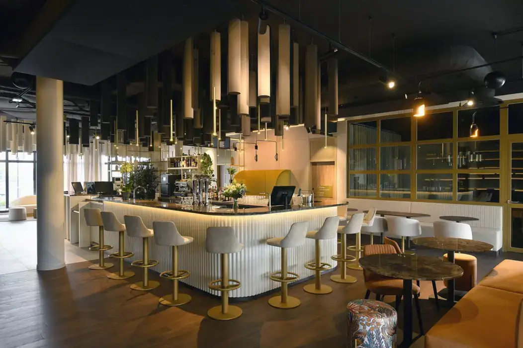 Golden Tulip Reims 16