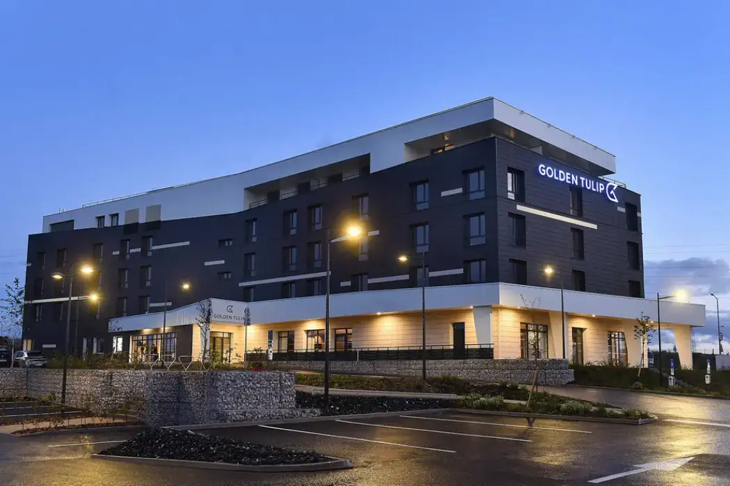 Golden Tulip Reims 19