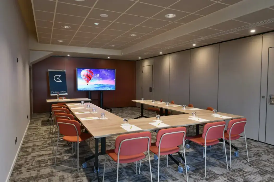 Golden Tulip Reims 23