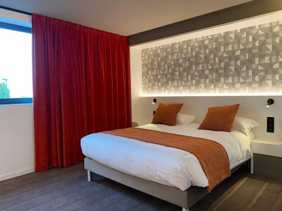 Brit Hôtel Piscine SPA Fougeres 5