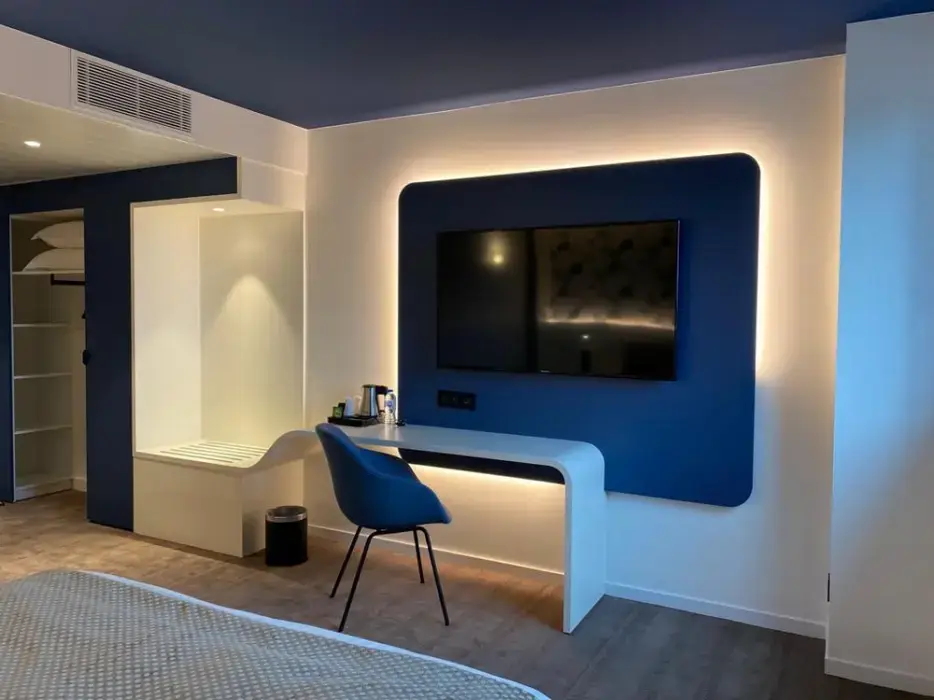 Brit Hôtel Piscine SPA Fougeres 6