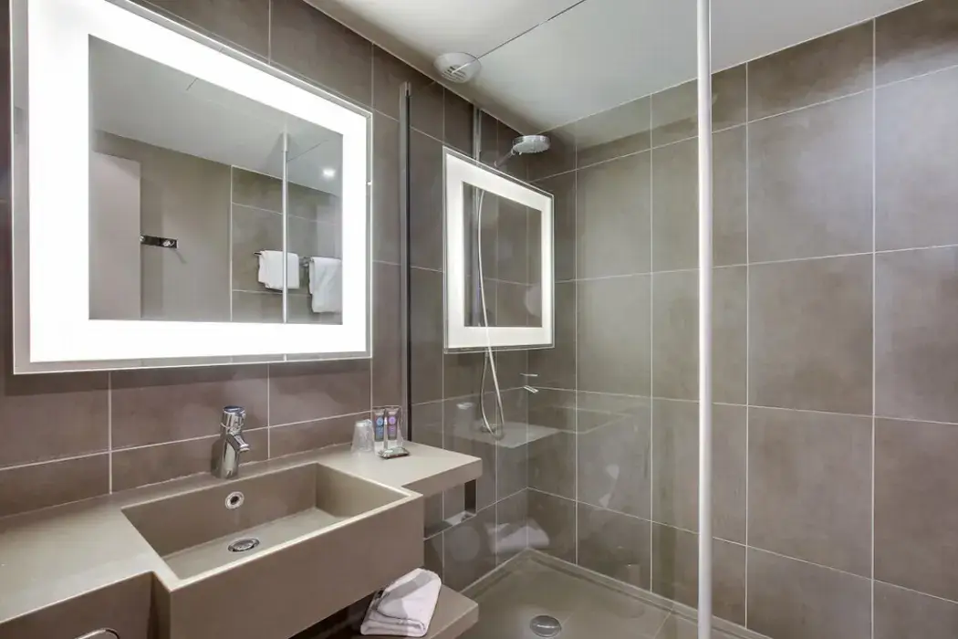 BB hôtel Cergy Port 4* 7