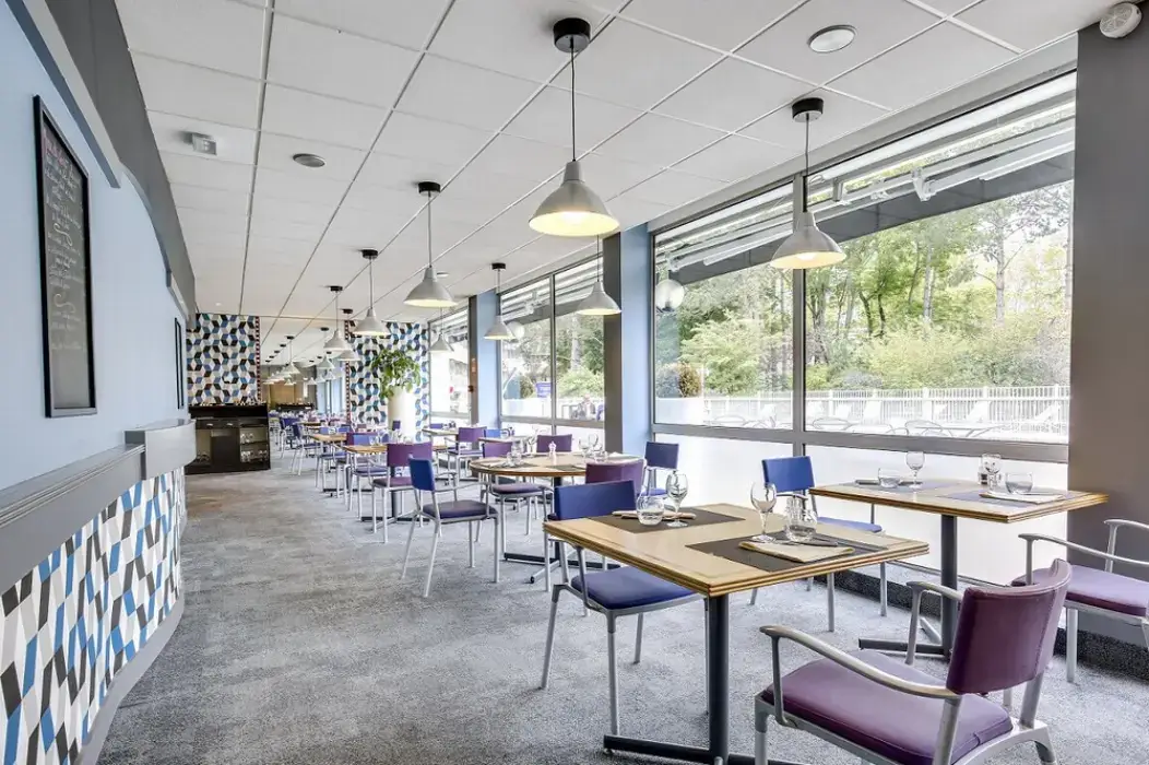 BB hôtel Cergy Port 4* 8