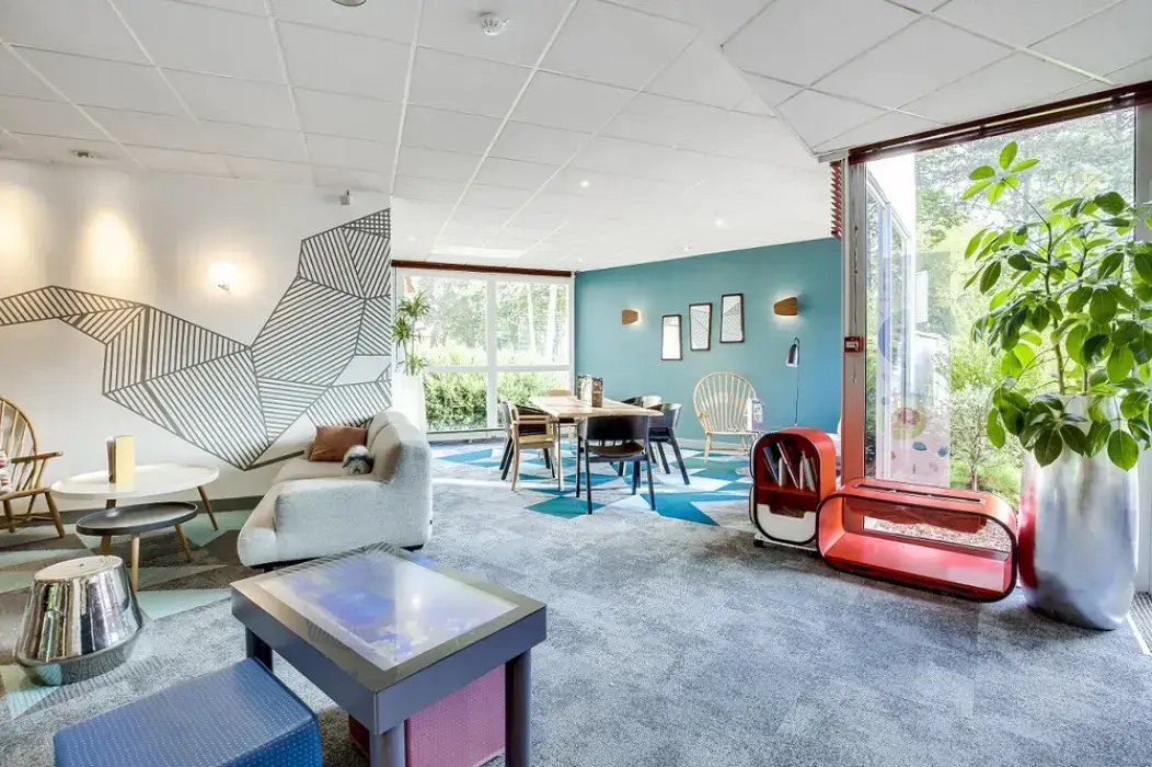 BB hôtel Cergy Port 4* 10