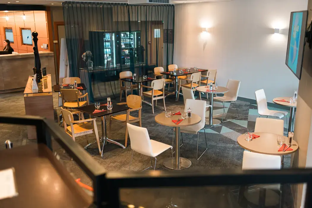 BB hôtel Cergy Port 4* 18