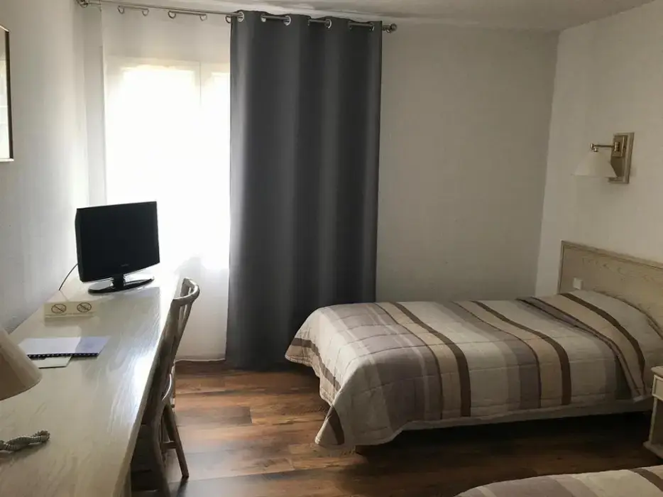 Hôtel Omega 5