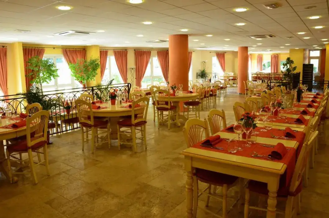 Hôtel Omega 6