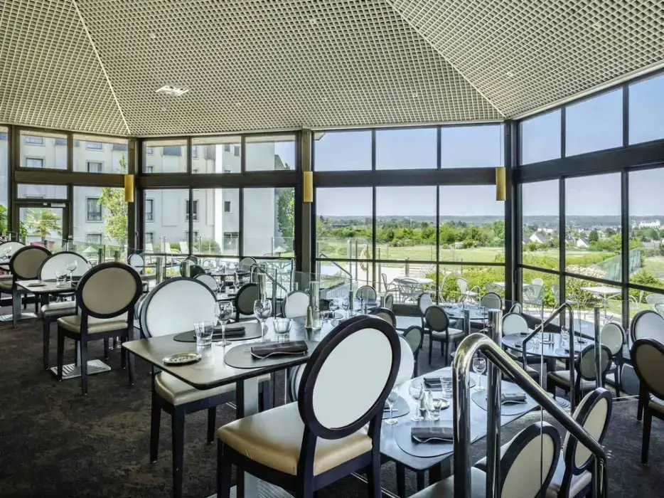 Novotel Amboise 5