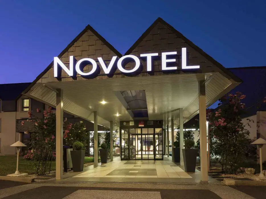 Novotel Amboise 7