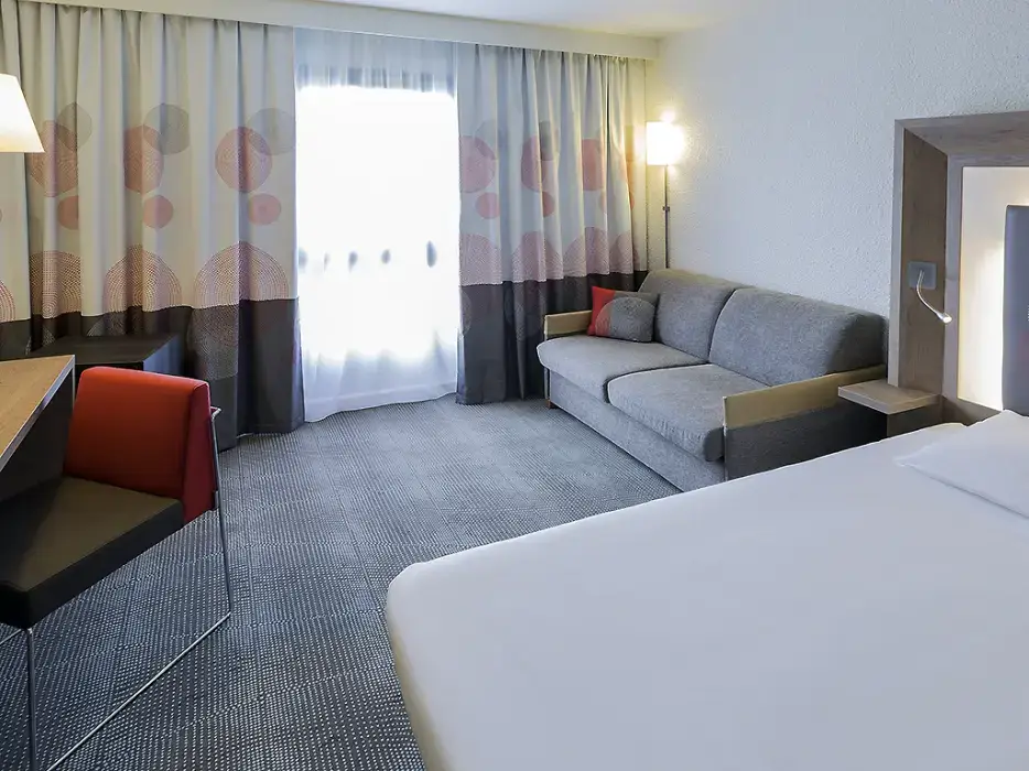 Novotel Amboise 9