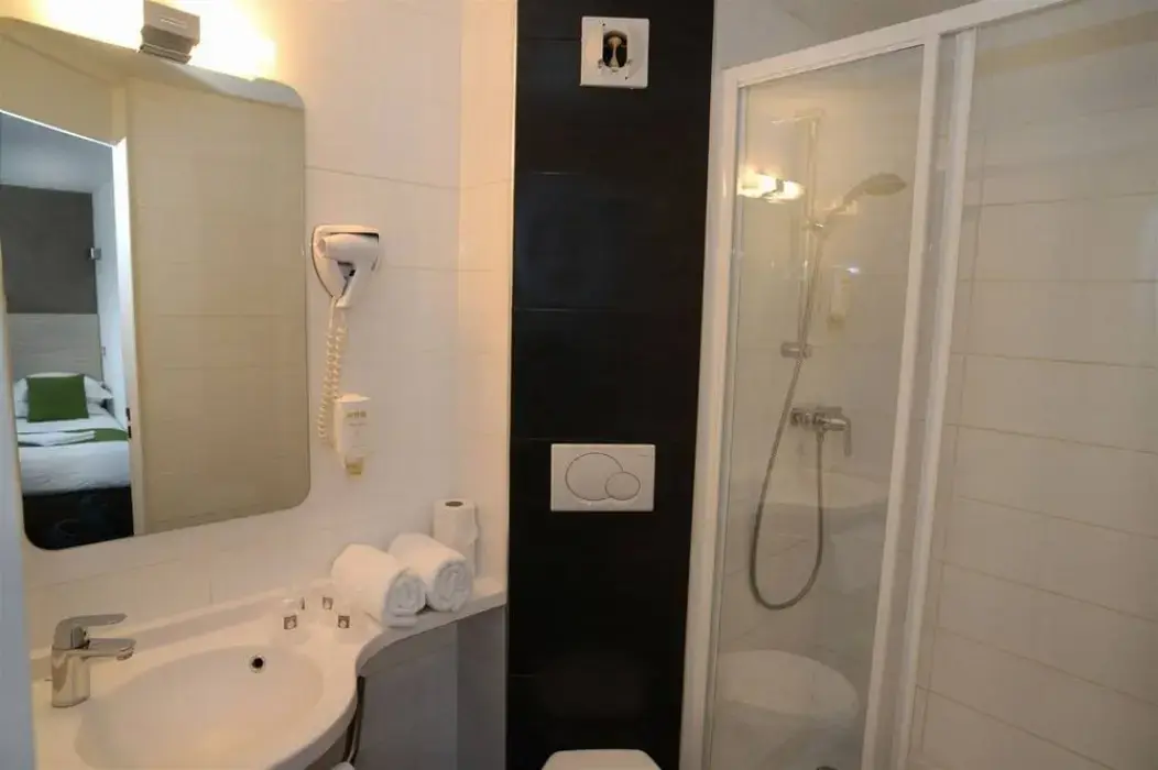 Comfort Hôtel Chelles Marne-la-Vallée 2