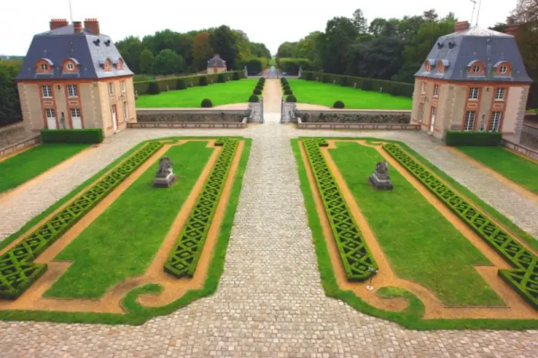 Château et Orangerie de Breteuil 2