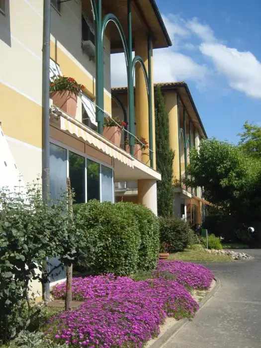 Hôtel des Fleurs 3