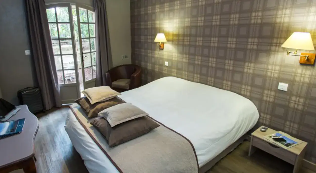 Le Confidentiel Hôtel 4