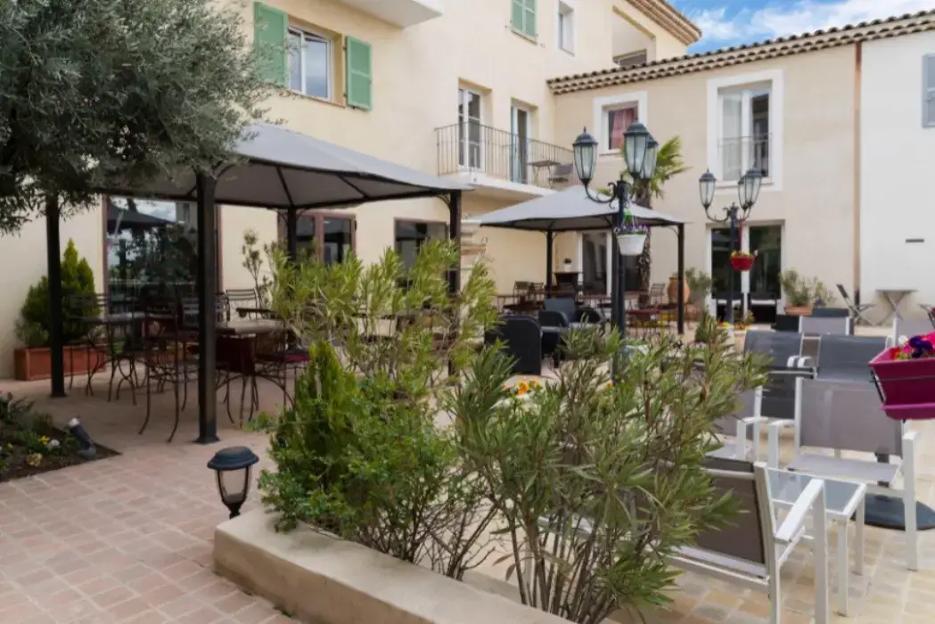 The Originals City Hôtel Le Village Provençal 5