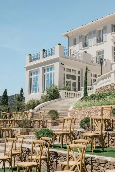 Castel Bay 11