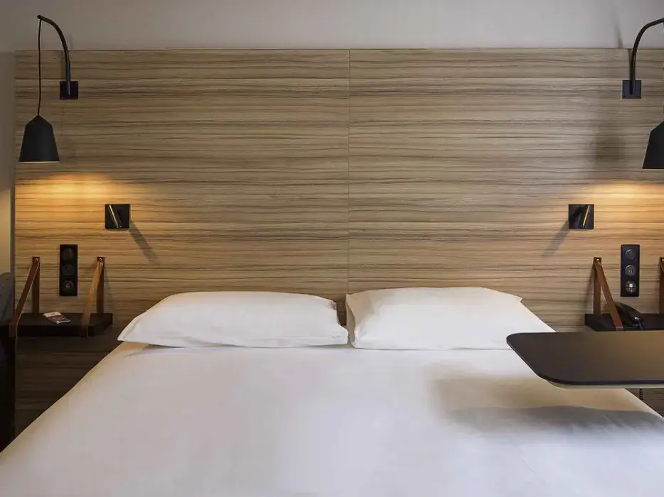 Ibis Styles Laval Centre Gare 7