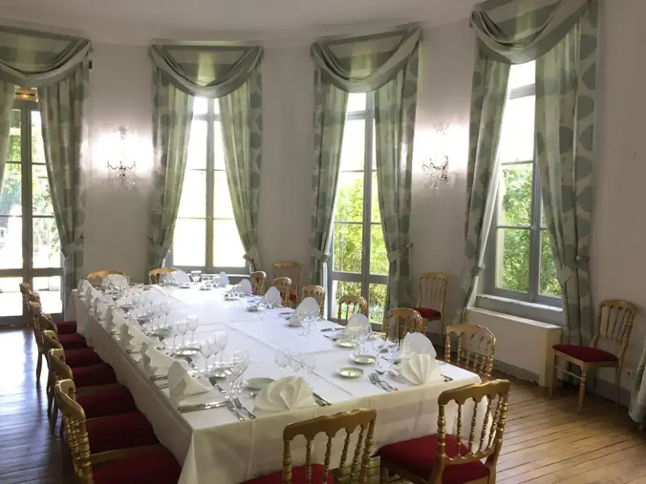 Château d'Aubry du Hainaut 6