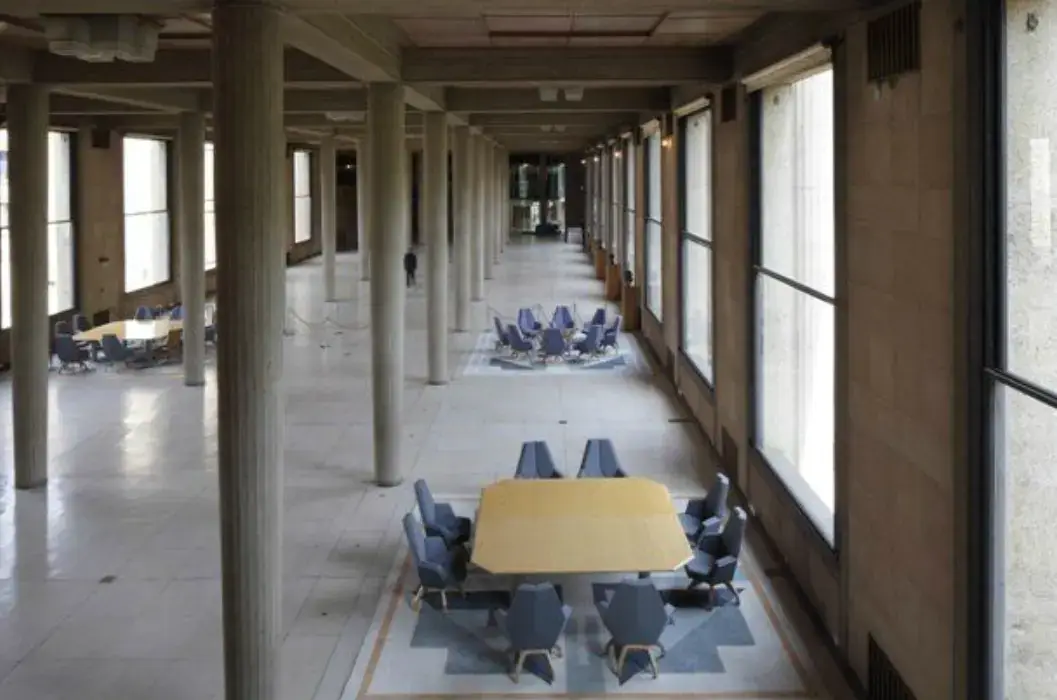 Palais d'Iéna 8