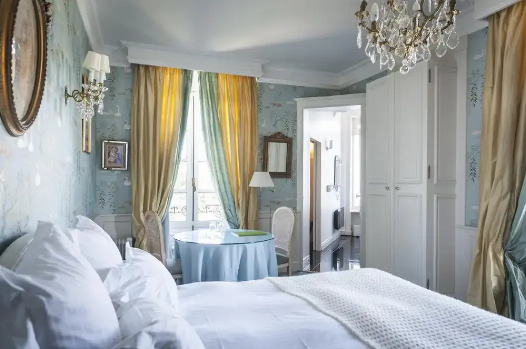 Chateau d'Apigne 6