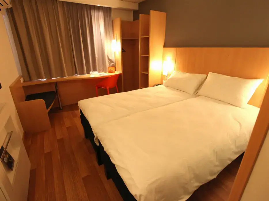 Ibis Aurillac 5