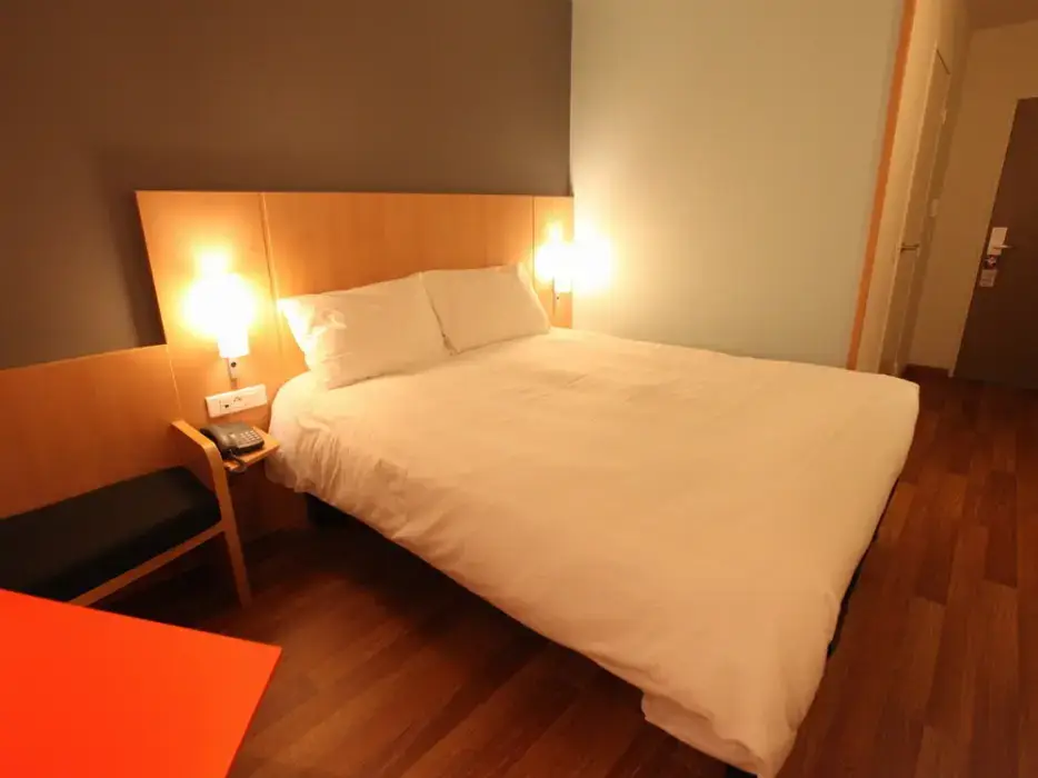 Ibis Aurillac 6