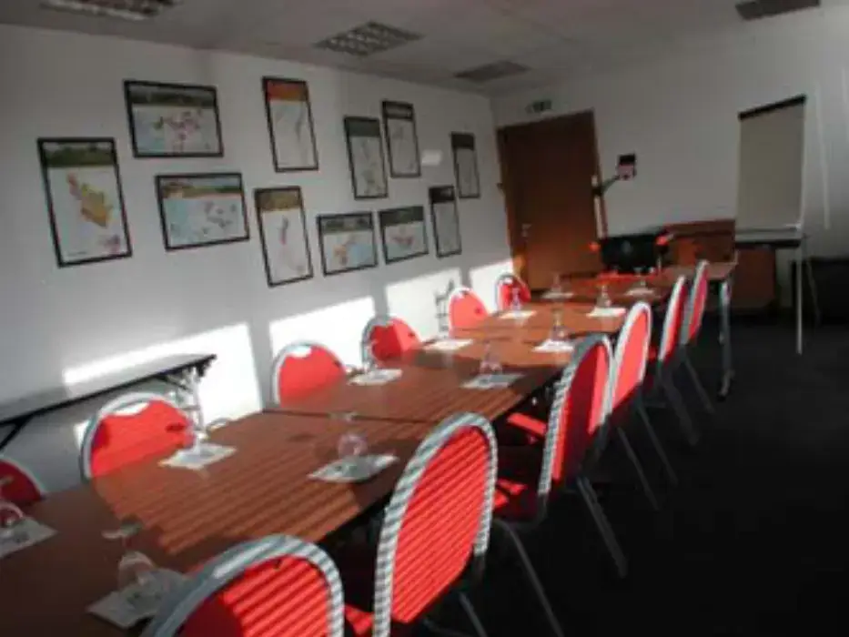 Oseat - Espace Sarrazin 6