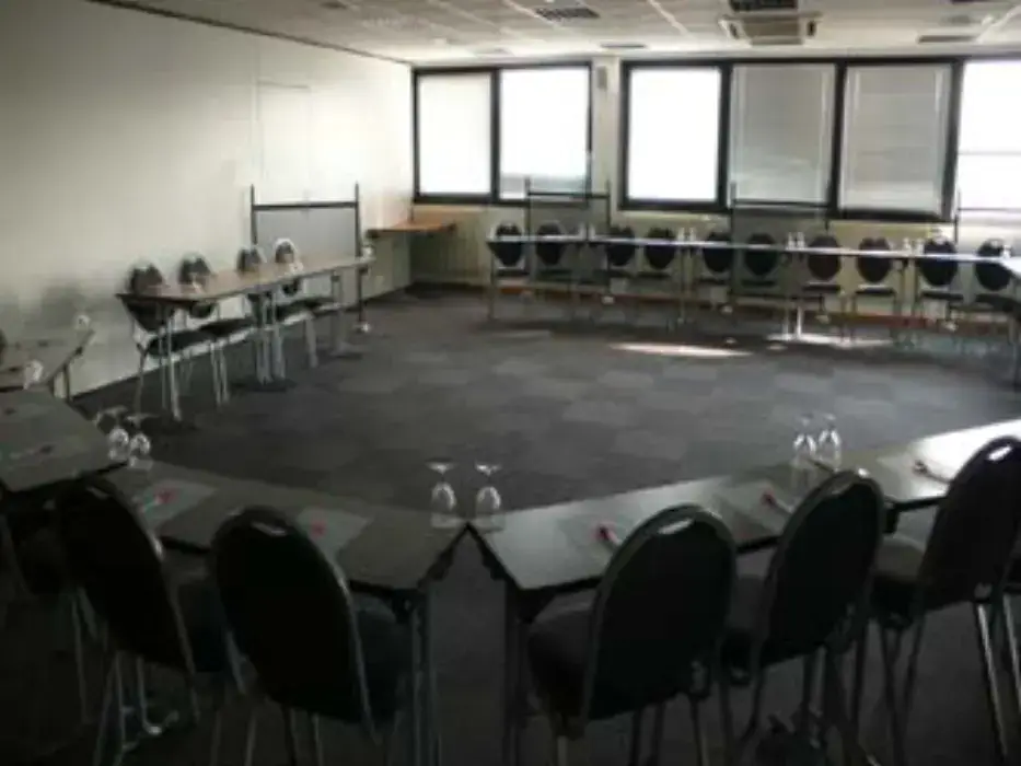 Oseat - Espace Sarrazin 7