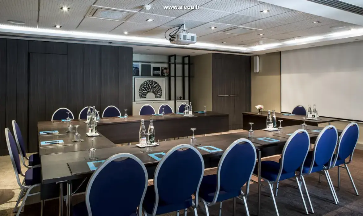 Sofitel Marseille Vieux Port 7