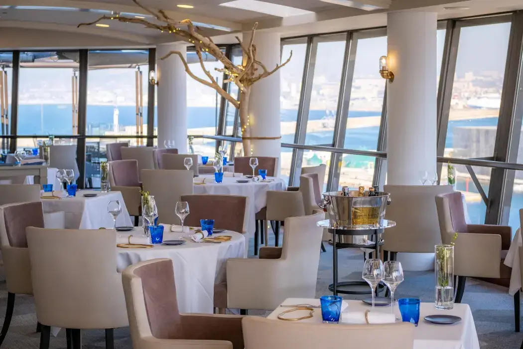 Sofitel Marseille Vieux Port 8