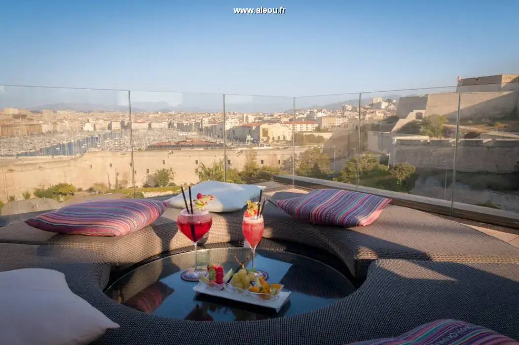 Sofitel Marseille Vieux Port 10