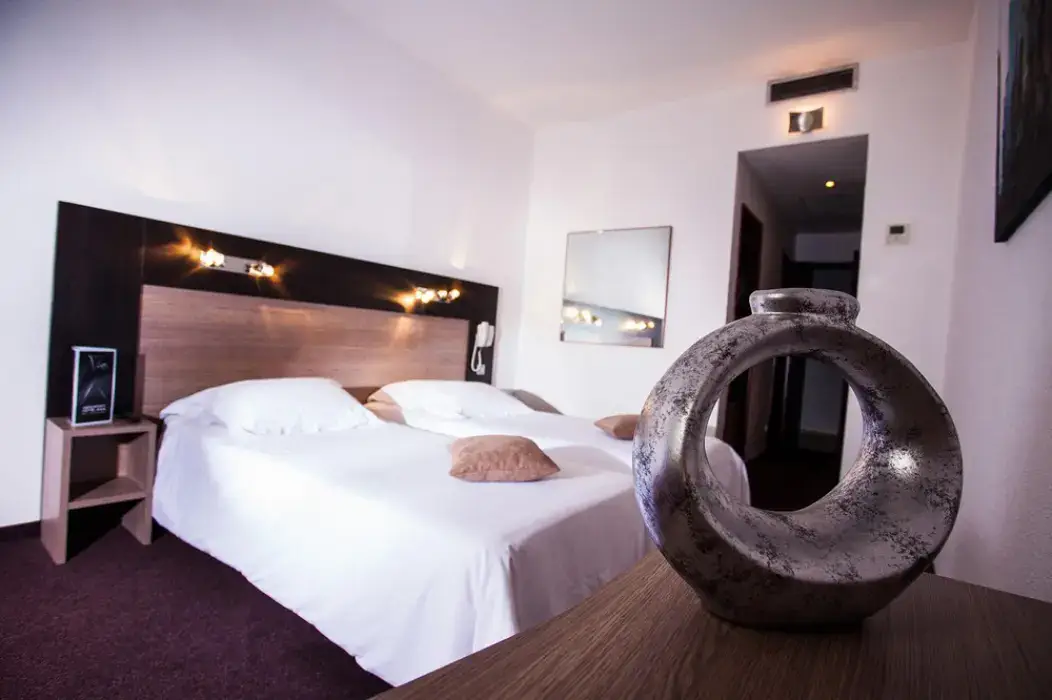 Aeroport Hotel 6