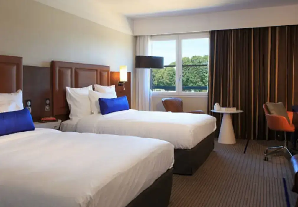 Renaissance Paris Hippodrome de St. Cloud Hotel 3