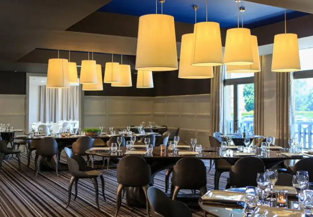 Renaissance Paris Hippodrome de St. Cloud Hotel 4