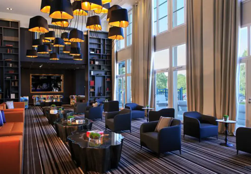 Renaissance Paris Hippodrome de St. Cloud Hotel 10