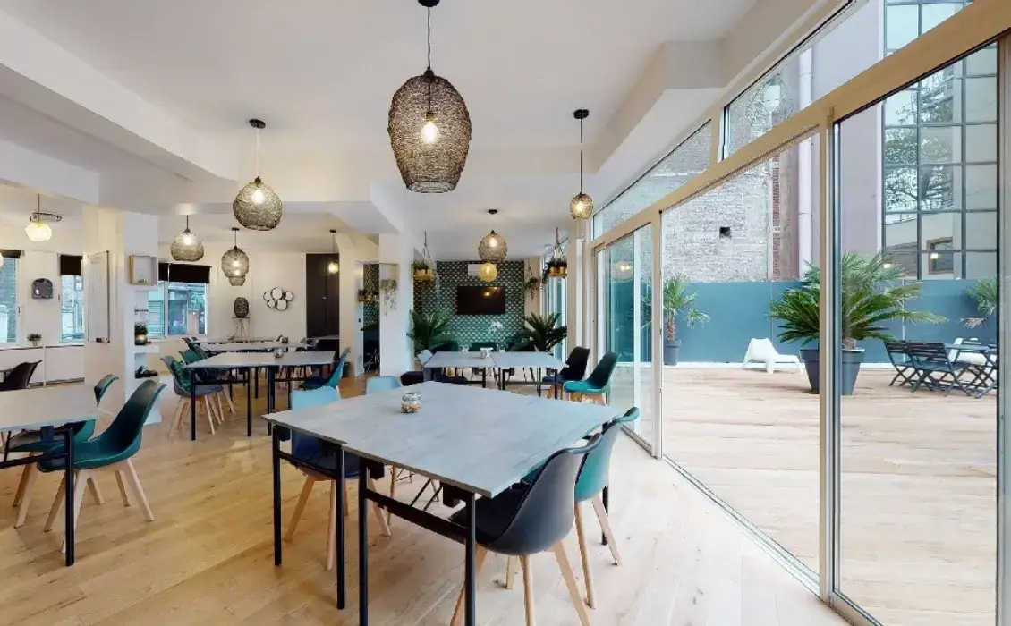Le 58 Meeting Place 9