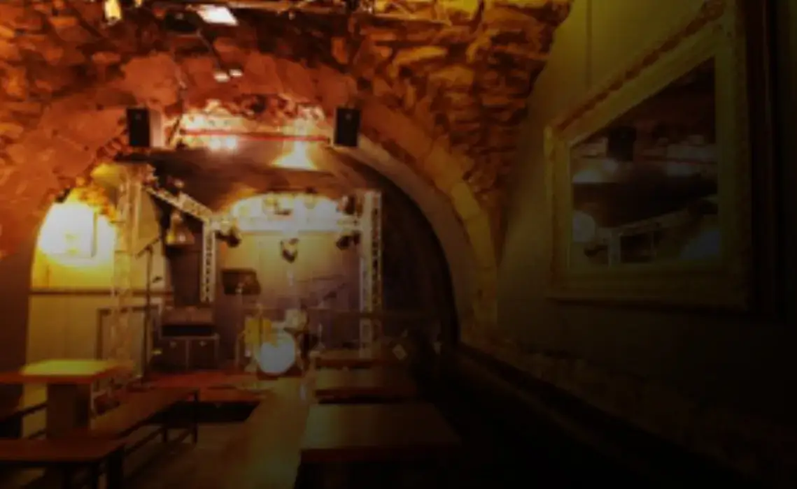 Le Cavern 4