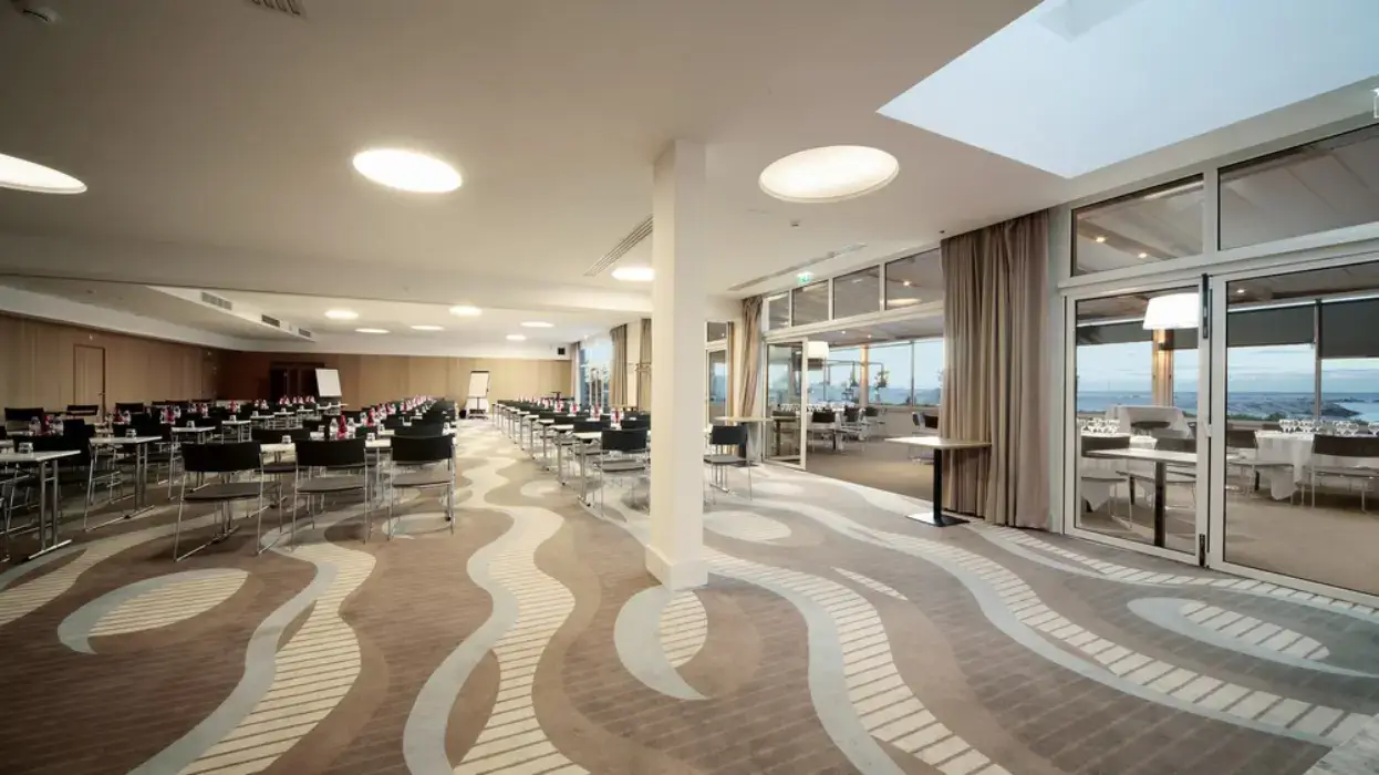 Holiday Inn Nice - Port St Laurent 5