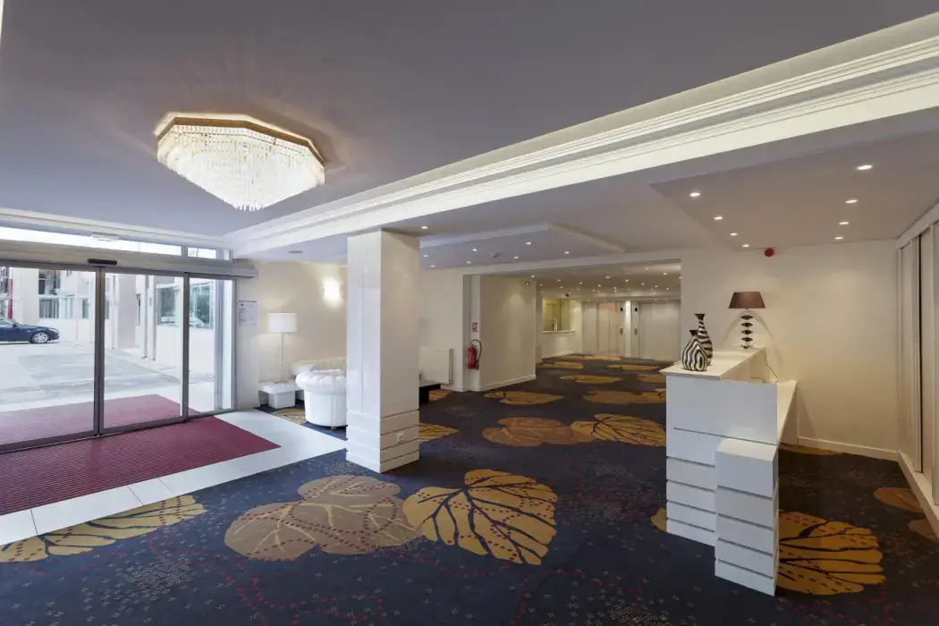 Hôtel Paradis 5