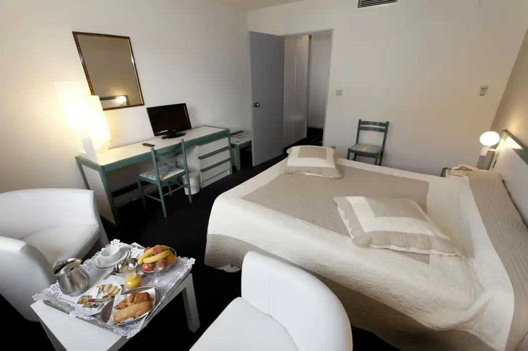 Hôtel Paradis 7
